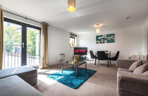 Southampton City Centre Apartment | BEST PRICE! LARGE SPACIOUS 2 BED APARTMENT - King Size or Single Beds, Sofabeds, Smart TVs, FREE PARKING