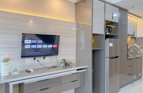 Duren Sawit Apartment | Best Studio Apartment At Gateway Park Lrt City Jatibening