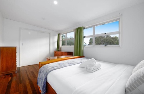Nathan House | Best Value 4Beds Home Near Shops, Cafes and Forest