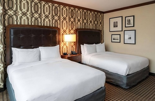 Alexandria West Hotel | Best Value, Quality Stay! 2 Spacious Units, Pool, Parking, Pets Allowed!