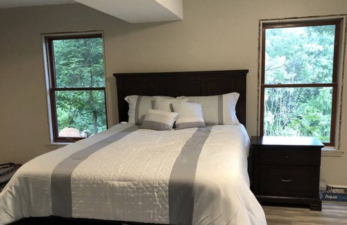 Howard House | BEST VALUED AIRBNB IN OHIO!