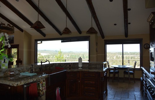 Bend House | BEST VIEW in BEND and located close to town