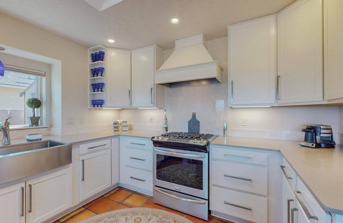 Westside House | Best view in town. Minutes away from Old town and the Albuquerque zoo