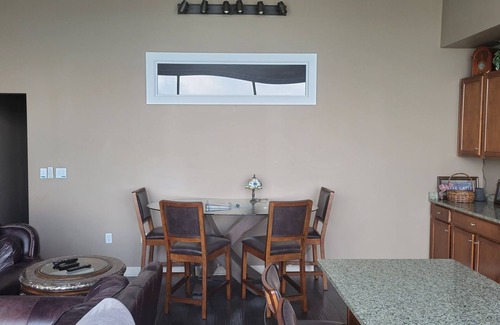 Sandusky Condo | Best View Waterfront Penthouse Condo Minutes from Cedar Point