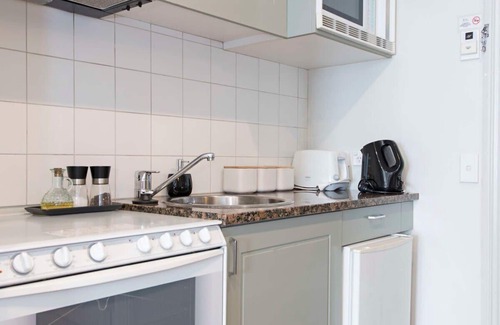 Auckland Central Business District Apartment | Best Views - Stunning HERITAGE - Pool, Gym