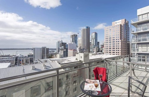 Auckland Central Business District Apartment | Best Views - Stunning HERITAGE - Pool, Gym