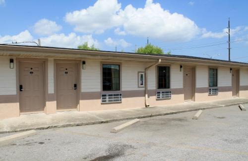 Viavant - Venetian Isles Hotel | Best Way Inn and Suites - New Orleans