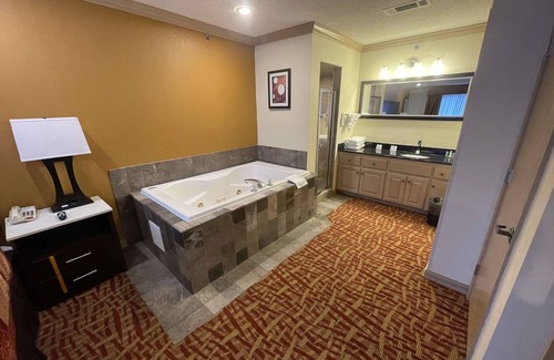 Fort Smith Hotel | Best Western Aspen Hotel