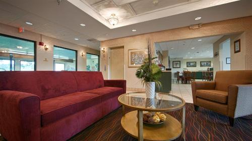 Zanesville Hotel | Best Western B R Guest