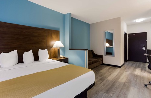Schererville Hotel | Best Western Crossroads Inn