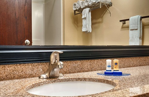 Schererville Hotel | Best Western Crossroads Inn