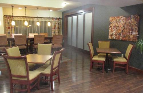 Effingham Hotel | Best Western Delta Inn