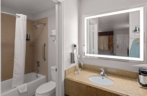 Grove City Hotel | Best Western Executive Inn