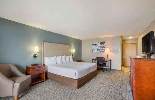 St Ignace Hotel | Best Western Harbour Pointe Lakefront