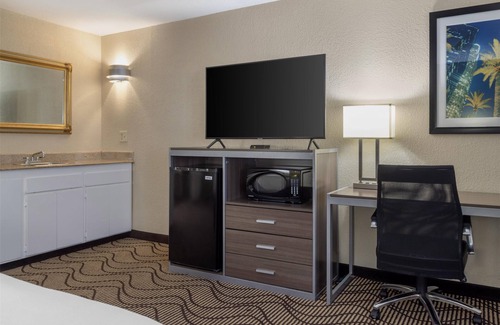 Concord Hotel | Best Western Heritage Inn