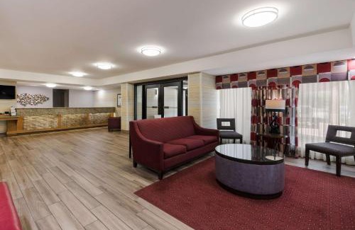 Clear Lake Hotel | Best Western Holiday Lodge