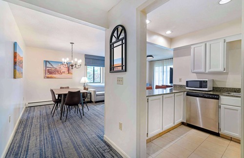 East Haven  Rutland County Hotel | Best Western Inn & Suites Rutland-Killington