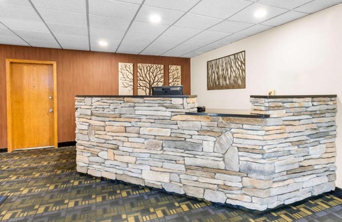Chamberlain Hotel | Best Western Lee's Motor Inn