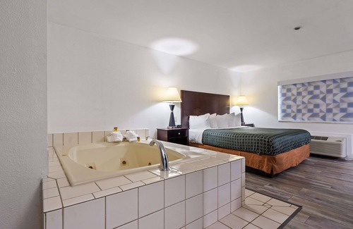 Westmont Hotel | Best Western Oakbrook Inn