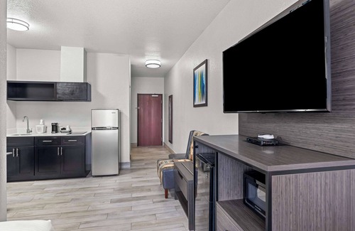 Big Spring Hotel | Best Western Palace Inn & Suites