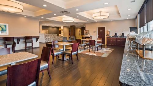 Poland Hotel | Best Western Plus Boardman Inn & Suites