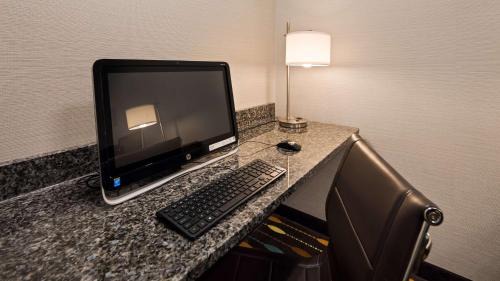 Poland Hotel | Best Western Plus Boardman Inn & Suites