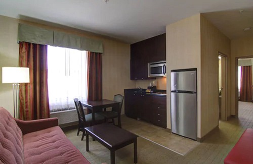 Bowmanville Hotel | Best Western Plus Bowmanville