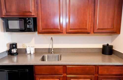 Monticello Hotel | Best Western Plus Brandywine Inn & Suites