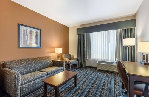 Casper Hotel | Best Western Plus Casper Inn & Suites
