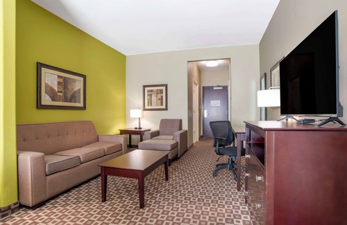 Chalmette Hotel | Best Western Plus Chalmette Hotel