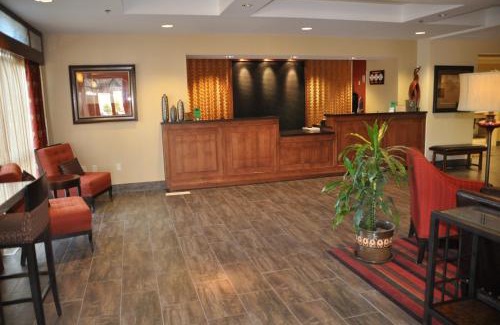 Sandy Hotel | Best Western Plus Cotton Tree Inn