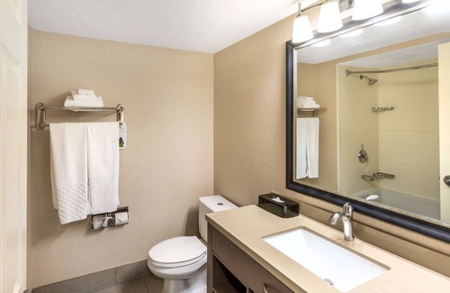 Sandy Hotel | Best Western Plus CottonTree Inn