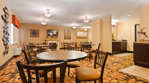Craig Hotel | Best Western Plus Deer Park Hotel and Suites