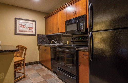 Craig Hotel | Best Western Plus Deer Park Hotel & Suites