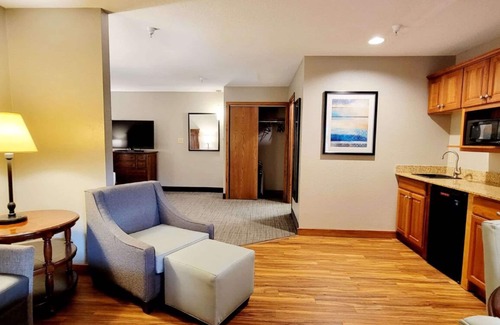 Dubuque Hotel | Best Western Plus Dubuque Hotel & Conference Center