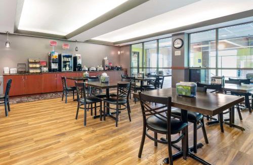 Eau Claire Hotel | Best Western Plus Eau Claire Conference Center