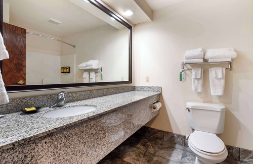 Eau Claire Hotel | Best Western Plus Eau Claire Conference Center
