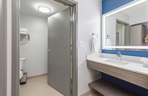 West Dundee Hotel | Best Western Plus Elgin - Chicago