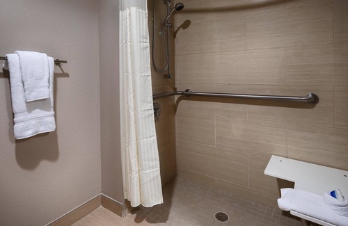 Southside Hotel | Best Western Plus Elmendorf Hotel/San Antonio Hotel