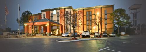 Ellendale Hotel | Best Western Plus Galleria Inn & Suites