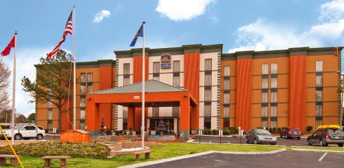 Ellendale Hotel | Best Western Plus Galleria Inn & Suites