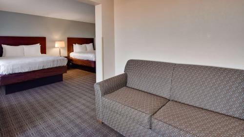 Aurora Hotel | Best Western Plus Gateway Inn & Suites - Aurora