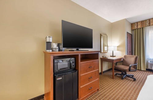 Grand Island Hotel | Best Western Plus Grand Island Inn & Suites