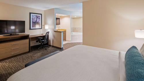 Hudson Hotel | Best Western Plus Hudson I-94