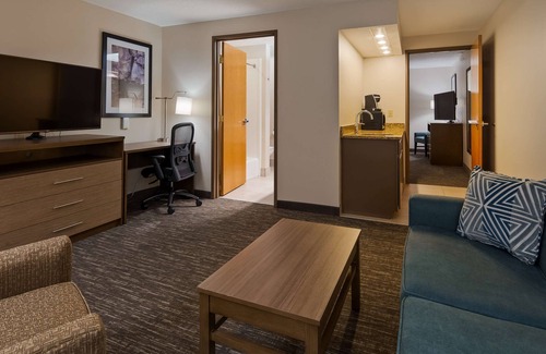 Hudson Hotel | Best Western Plus Hudson I-94