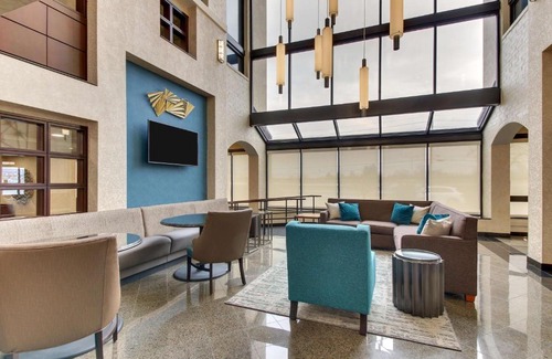Indianapolis Hotel | Best Western Plus Indianapolis North at Pyramids