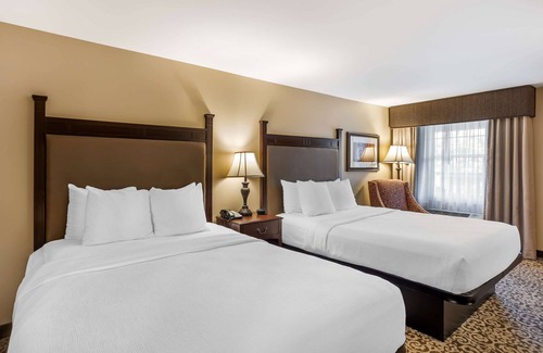 Intercourse Hotel | Best Western Plus Intercourse Village Inn & Suites