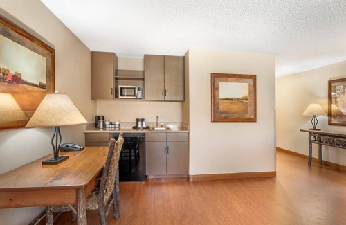 Billings Hotel | Best Western Plus Kelly Inn & Suites