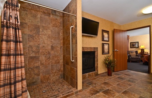 Fargo Hotel | Best Western Plus Kelly Inn & Suites