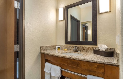West San Antonio Hotel | Best Western Plus Lackland Hotel & Suites